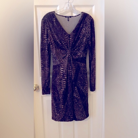 Daisy Fuentes Brown print V Neck Long Sleeve Stretch Dress Size Small - Picture 2 of 3